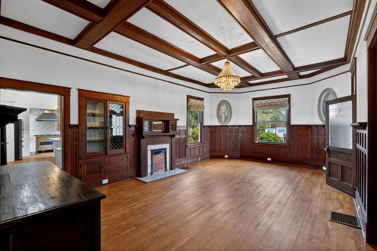 919 Wichman Street Photo 14