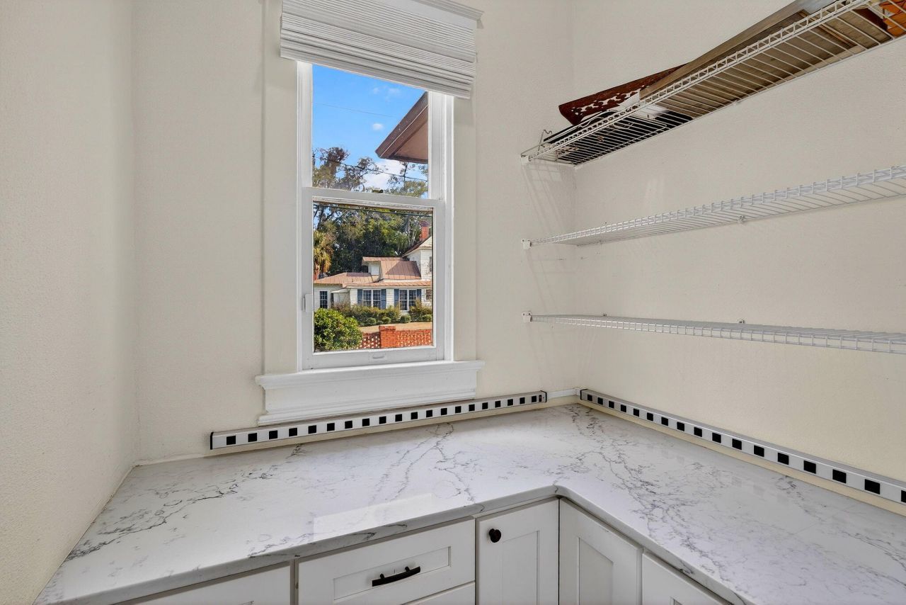 919 Wichman Street Photo 22