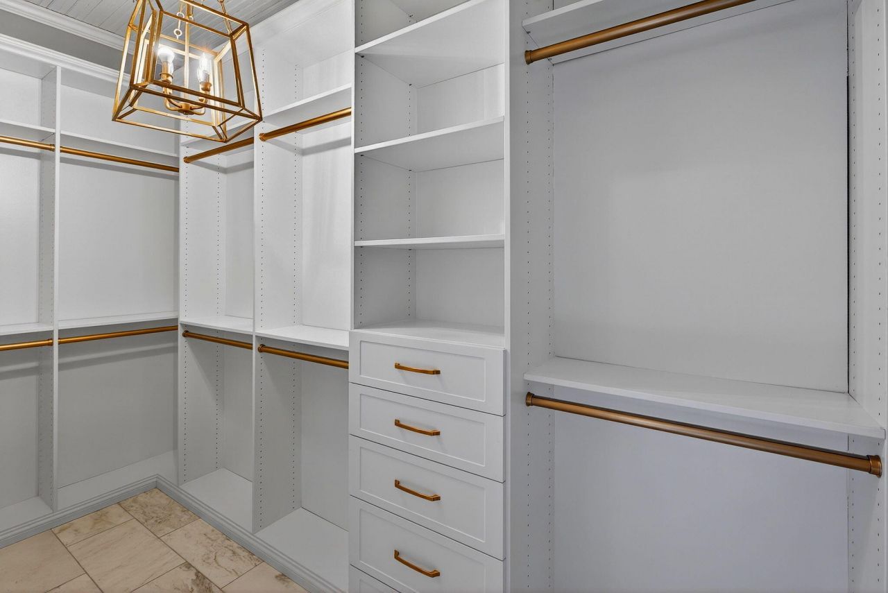 919 Wichman Street Photo 36