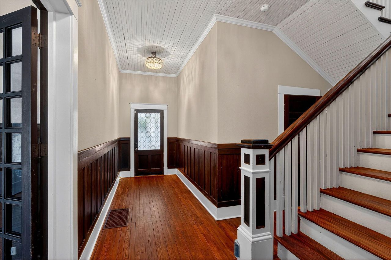 919 Wichman Street Photo 45