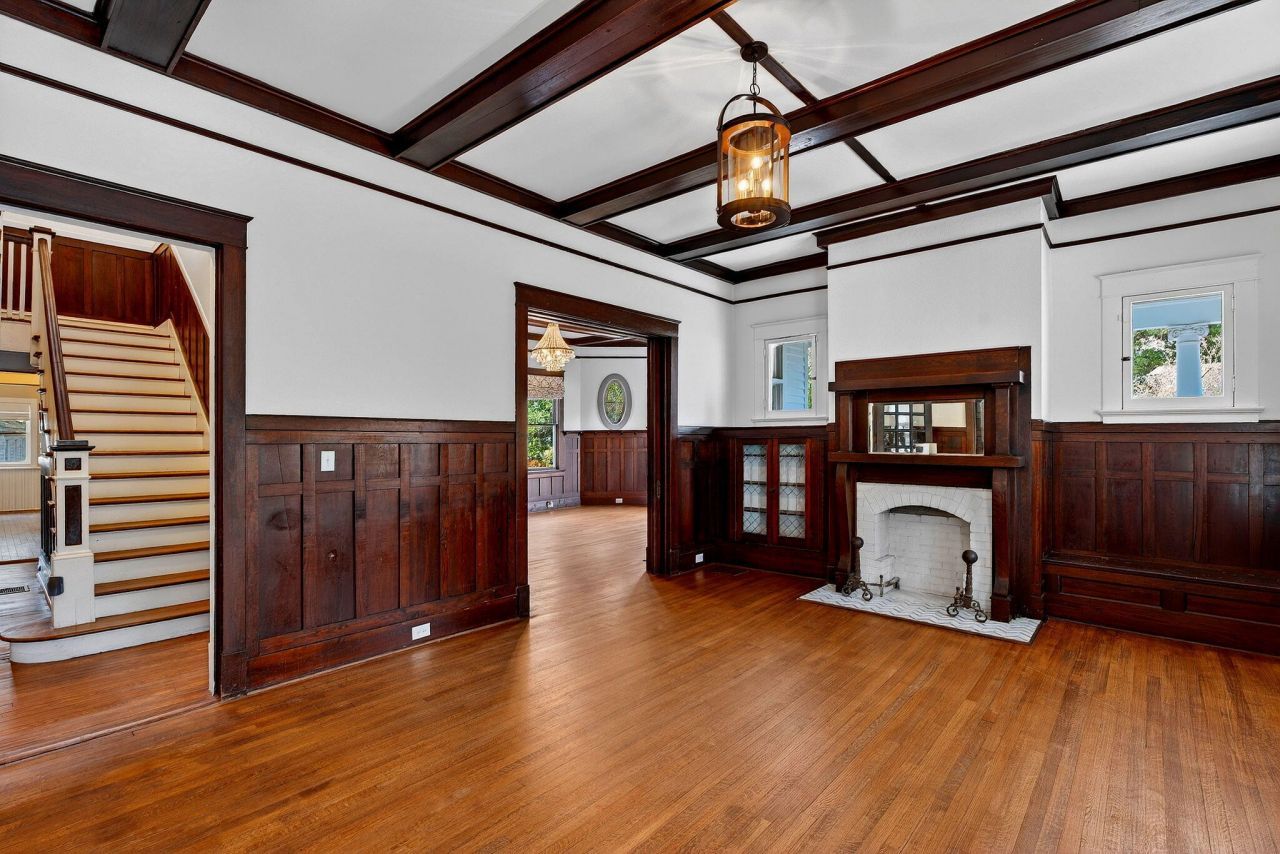 919 Wichman Street Photo 5