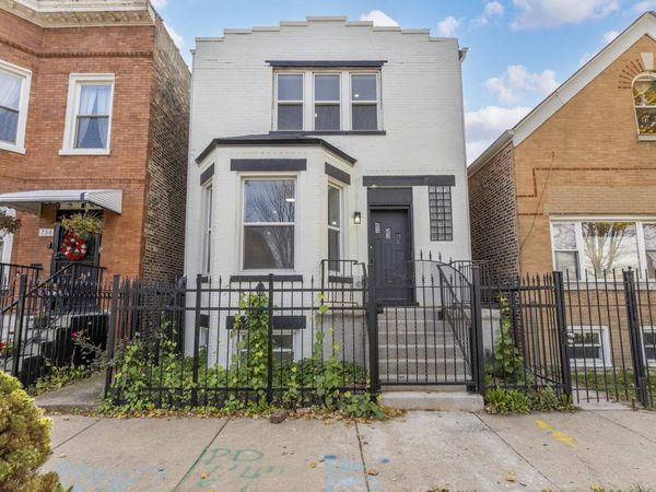 736 N Sawyer Avenue, Chicago, IL 60624