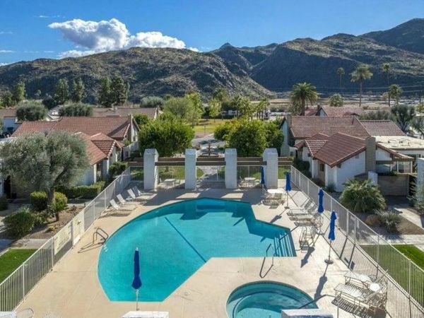 2366 E Miramonte Circle E, Unit A, Palm Springs, CA 92264