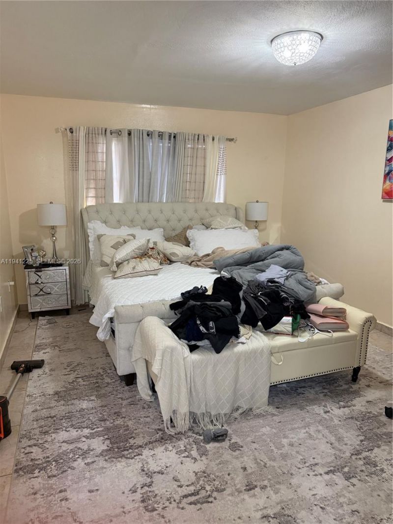 1950 W 54th St, Unit 409, Hialeah, FL 33012 Photo