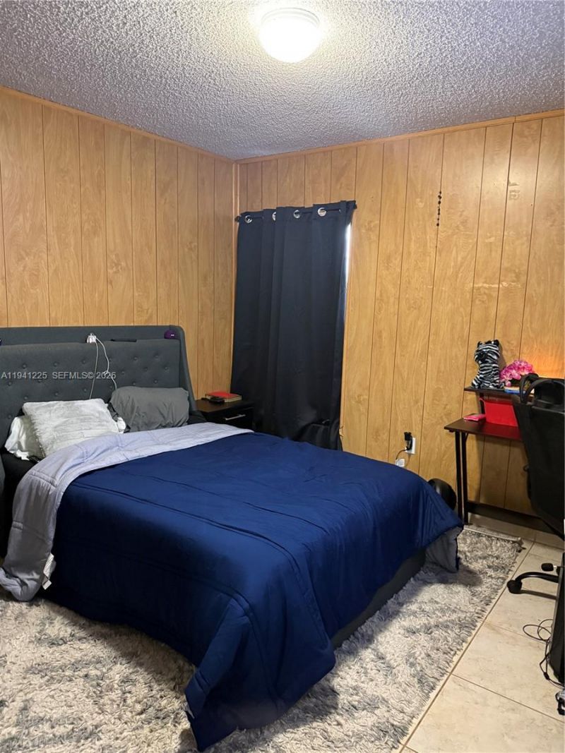 1950 W 54th St, Unit 409, Hialeah, FL 33012 Photo