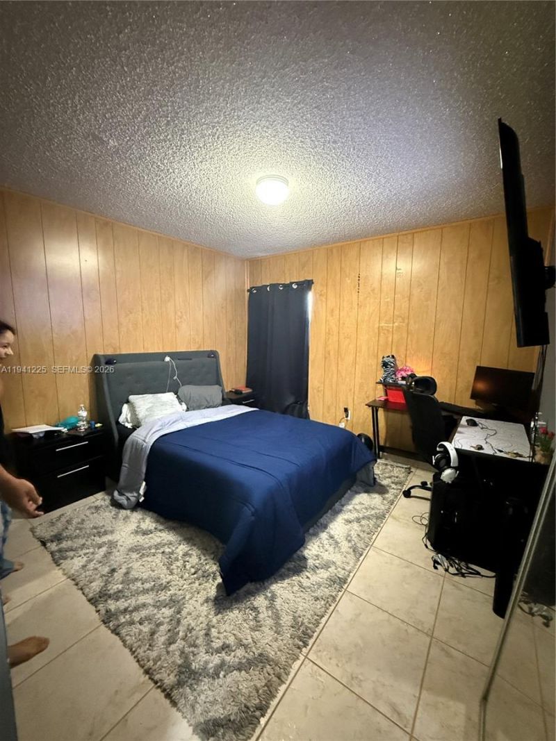 1950 W 54th St, Unit 409, Hialeah, FL 33012 Photo