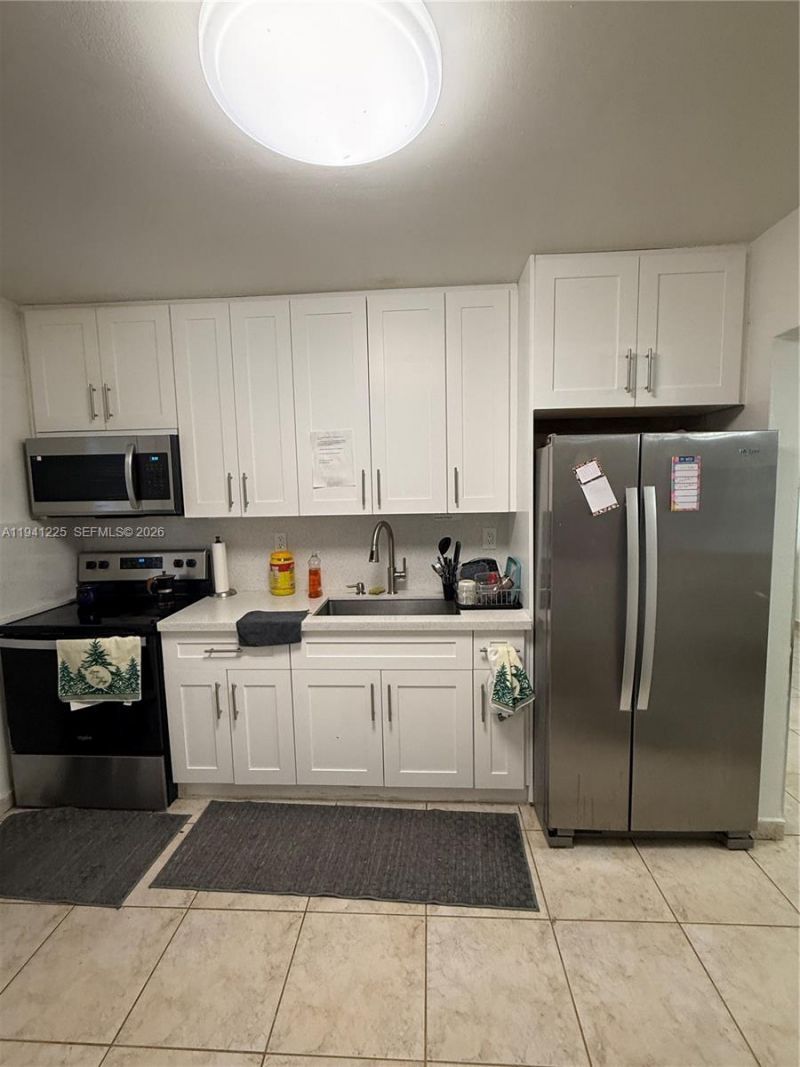 1950 W 54th St, Unit 409, Hialeah, FL 33012 Photo