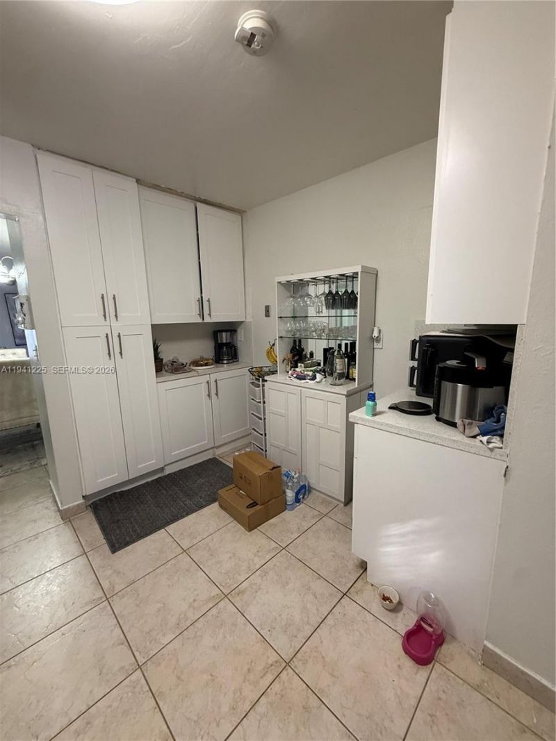 1950 W 54th St, Unit 409, Hialeah, FL 33012 Photo