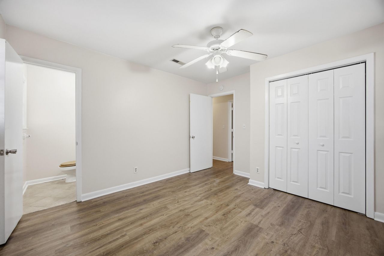 202 Elliott Drive Photo 11