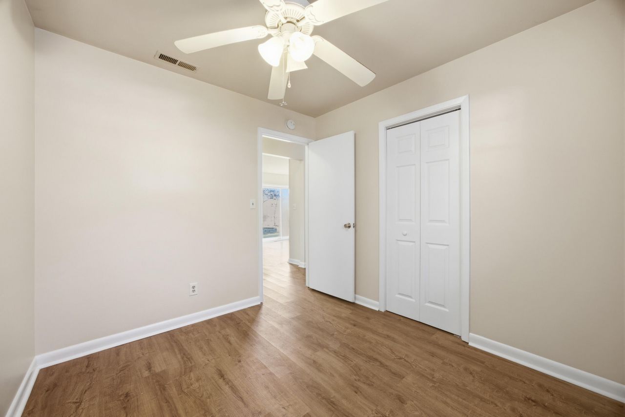 202 Elliott Drive Photo 13