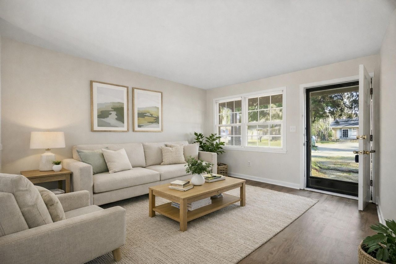 202 Elliott Drive Photo 4