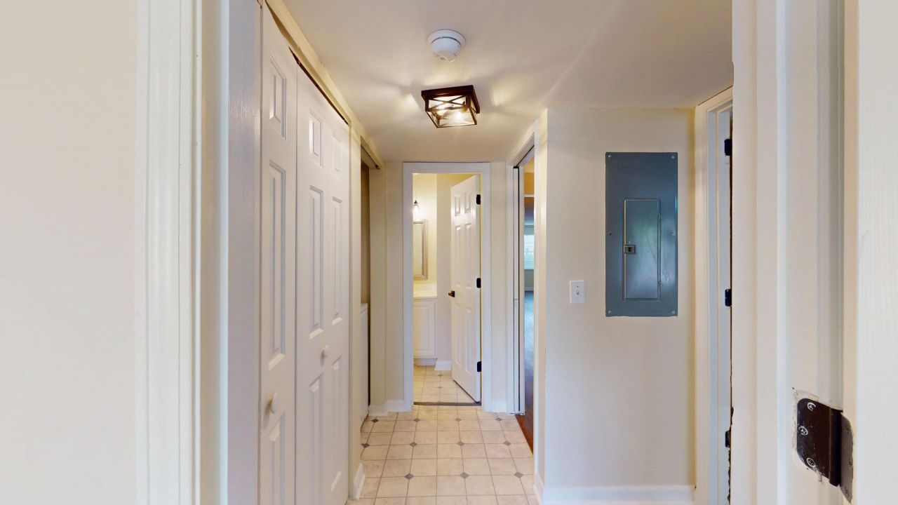 415 Parkdale Drive Photo 13