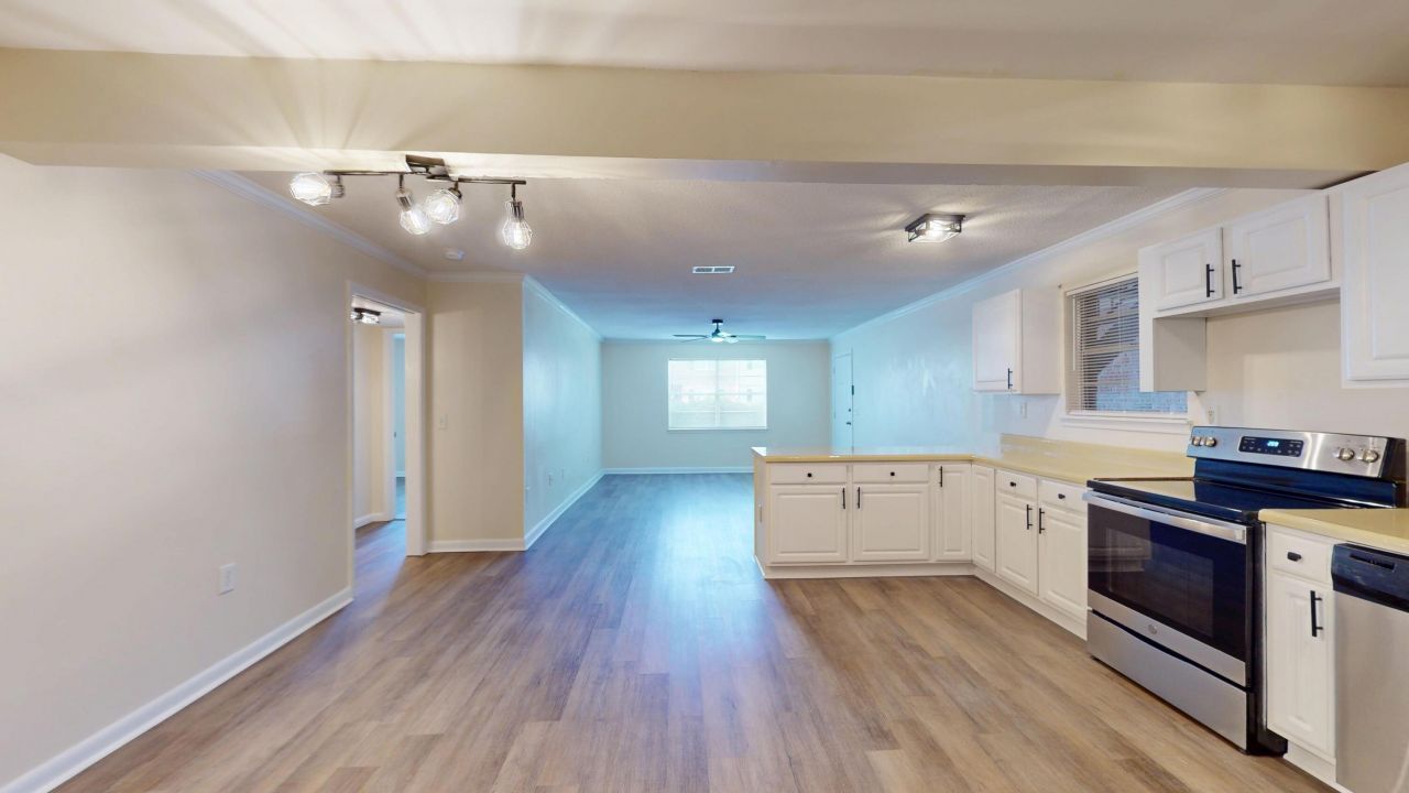 415 Parkdale Drive Photo 16