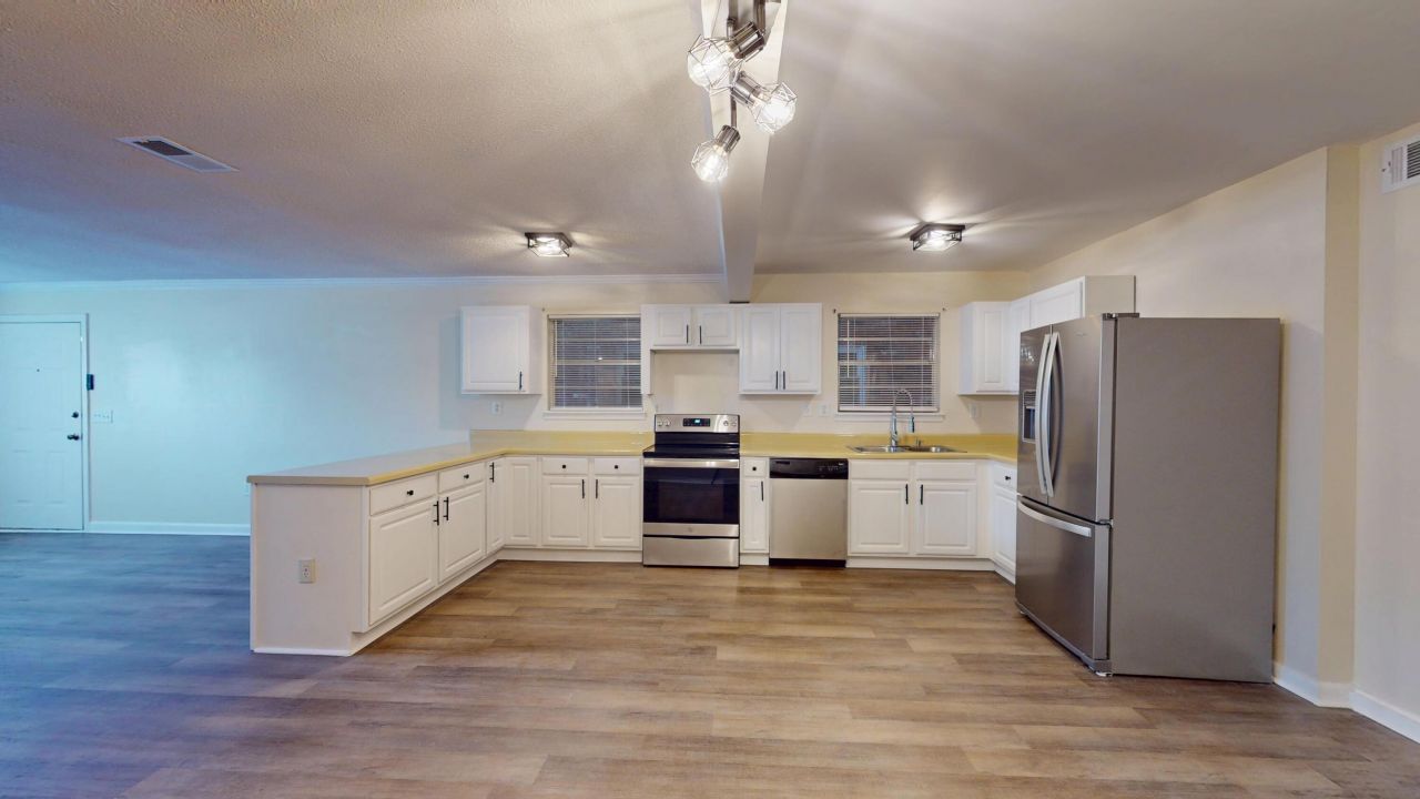 415 Parkdale Drive Photo 17