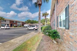 415 Parkdale Drive photo 4