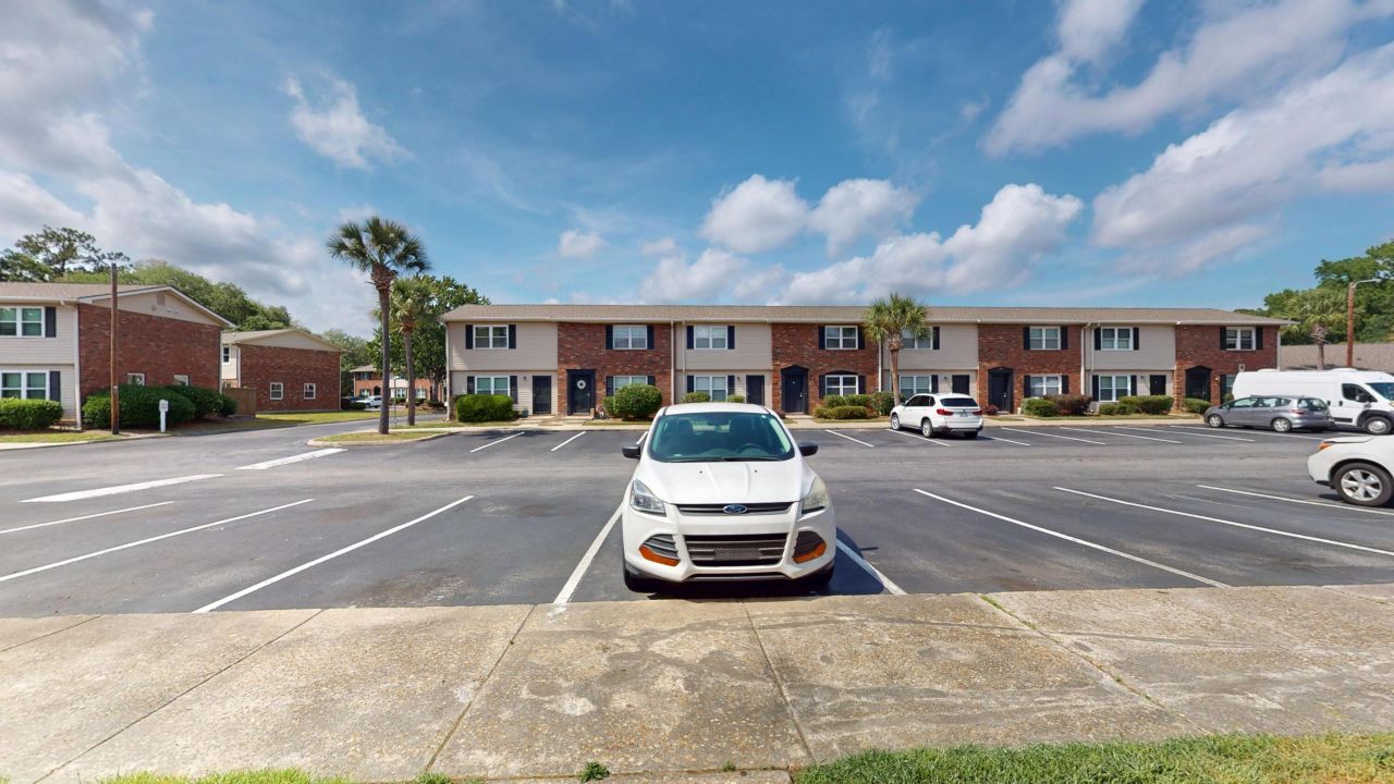 415 Parkdale Drive Photo 5