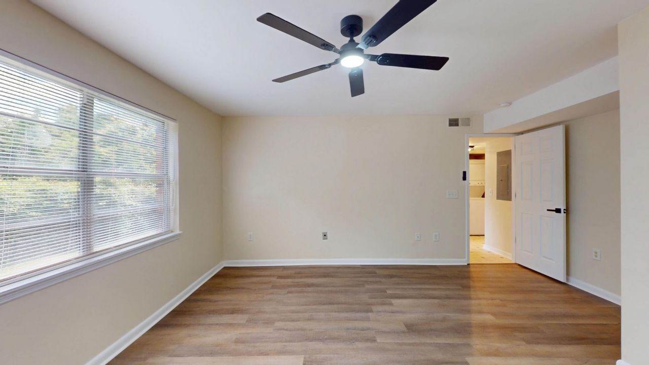 415 Parkdale Drive Photo 6