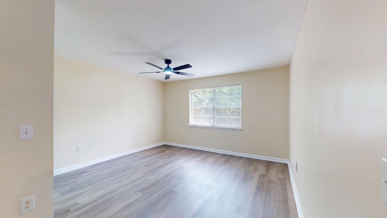 415 Parkdale Drive Photo 8