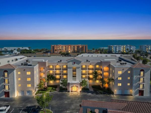 121 Lancha Circle, Unit 207, Satellite Beach, FL 32937