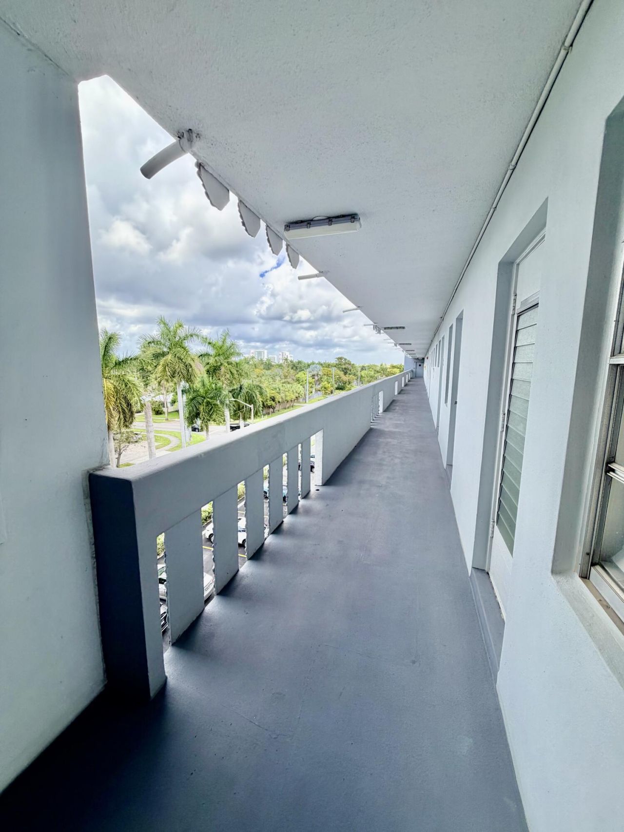 1000 NE 14th Avenue, Unit 503, Hallandale Beach, FL 33009 Photo