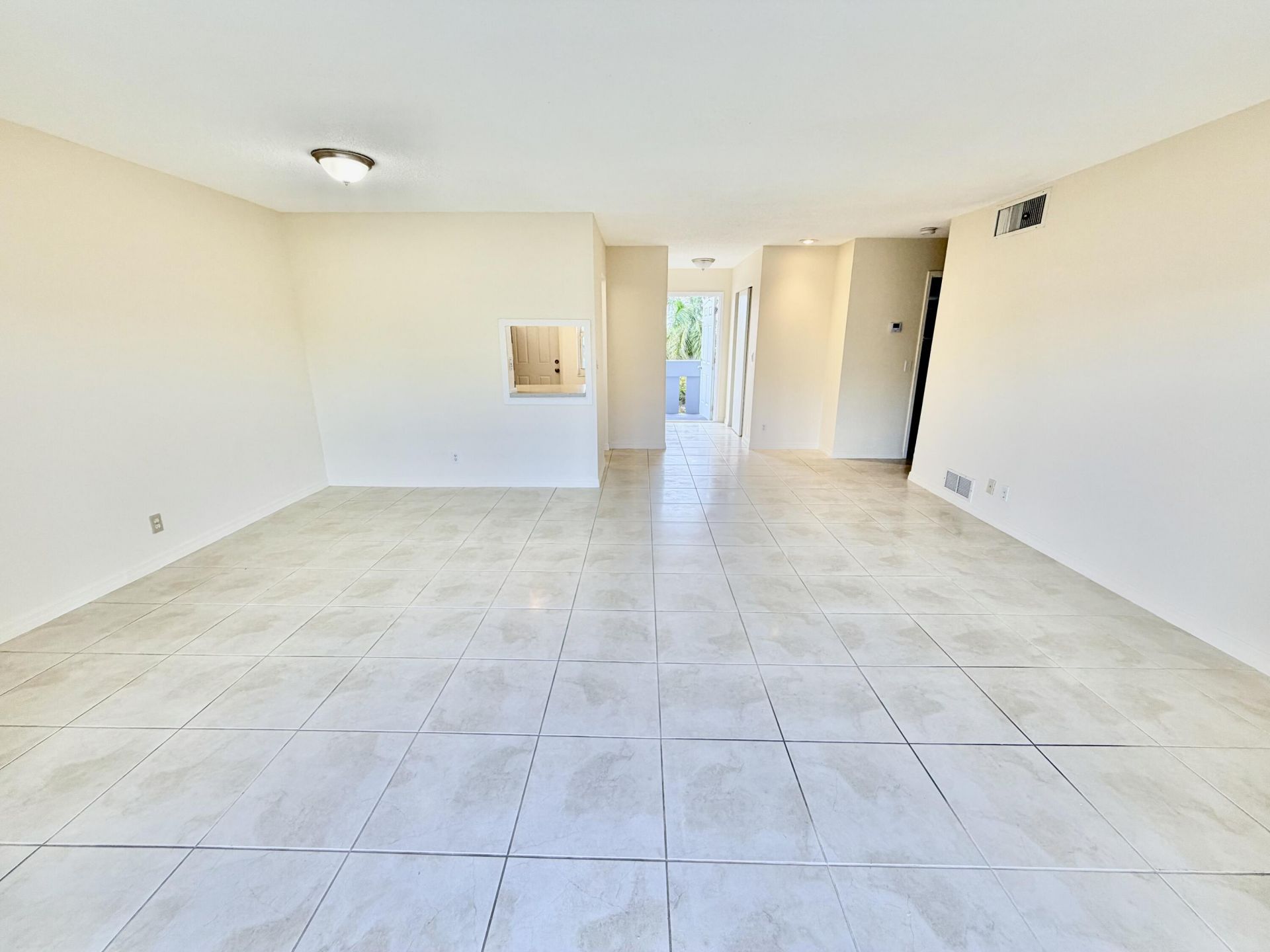 1000 NE 14th Avenue, Unit 503, Hallandale Beach, FL 33009 Photo