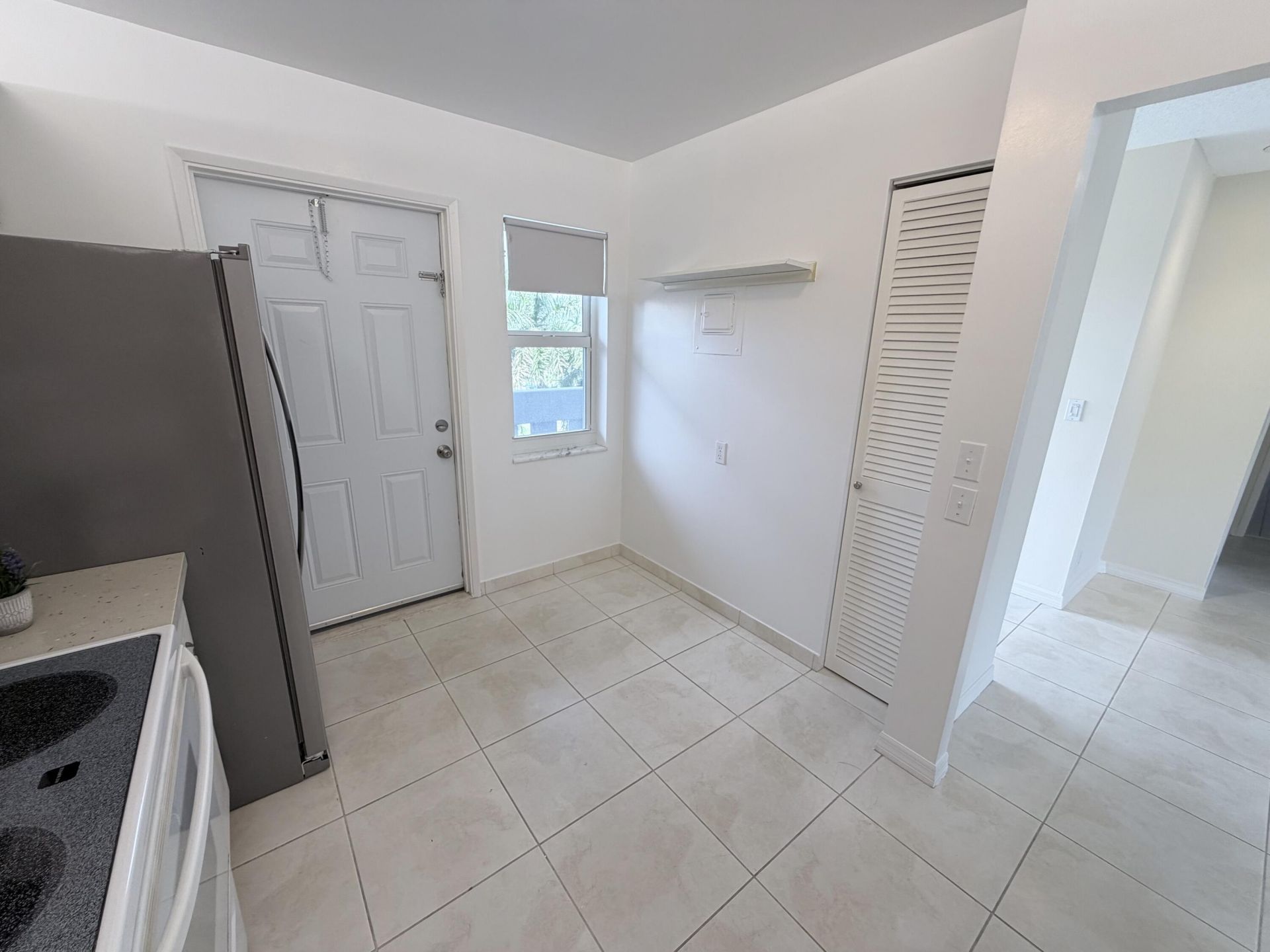 1000 NE 14th Avenue, Unit 503, Hallandale Beach, FL 33009 Photo