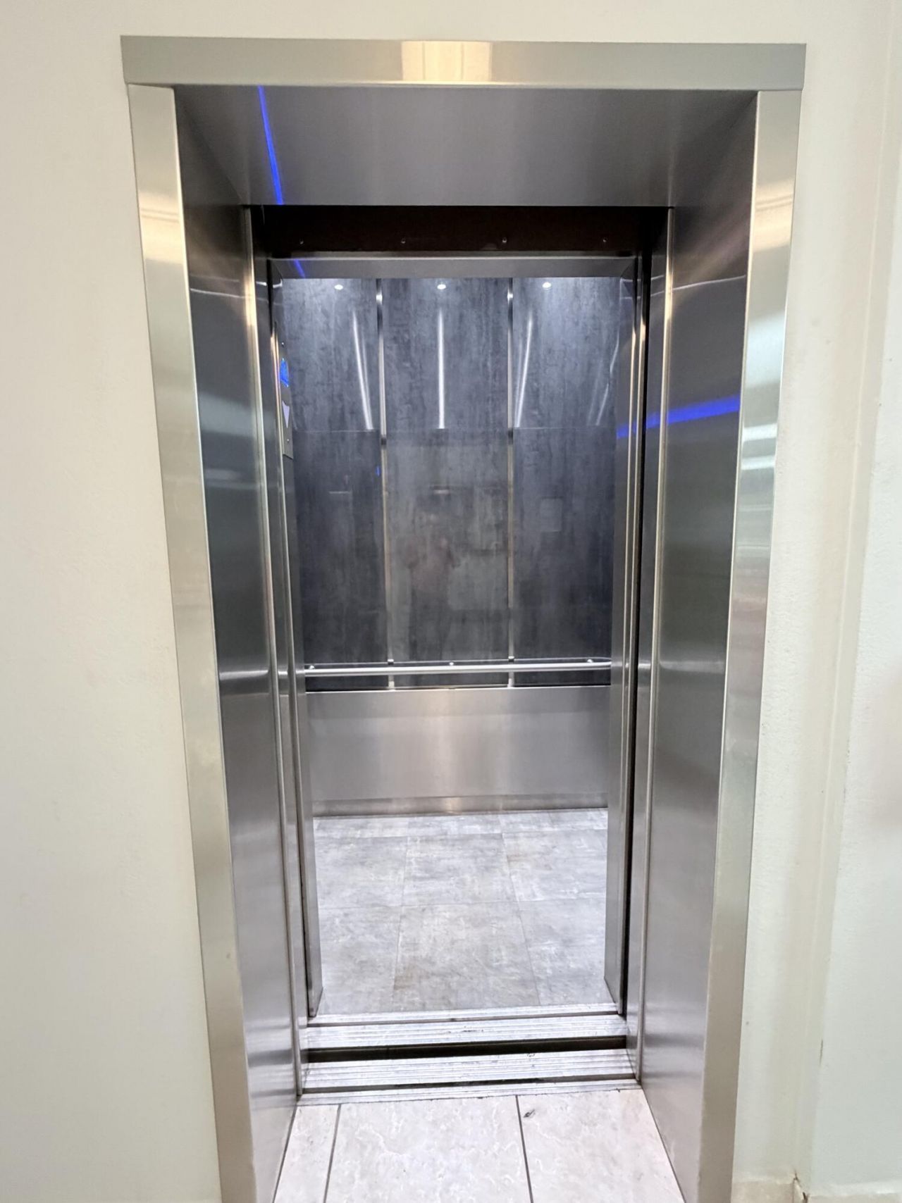 1000 NE 14th Avenue, Unit 503, Hallandale Beach, FL 33009 Photo