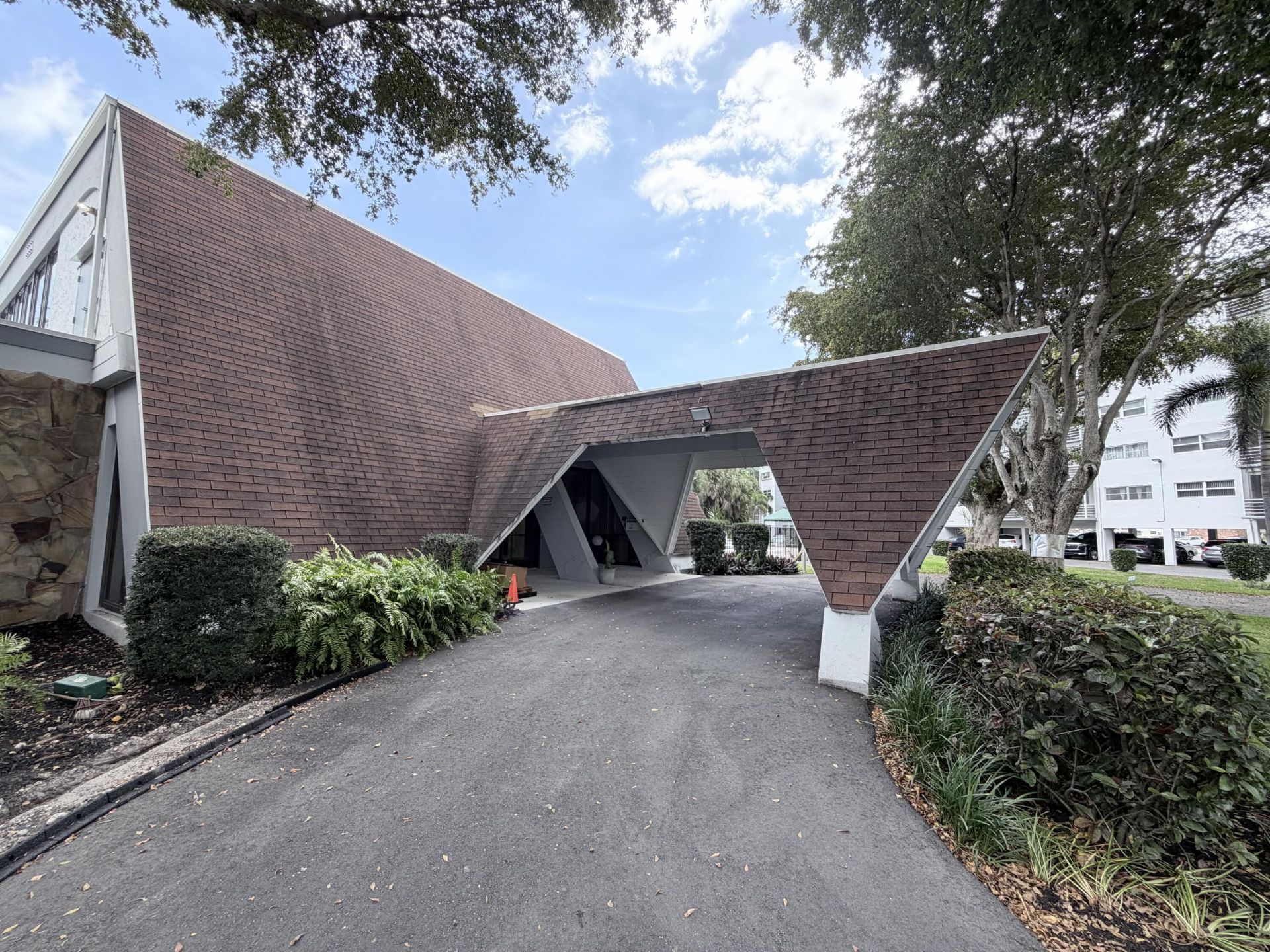 1000 NE 14th Avenue, Unit 503, Hallandale Beach, FL 33009 Photo