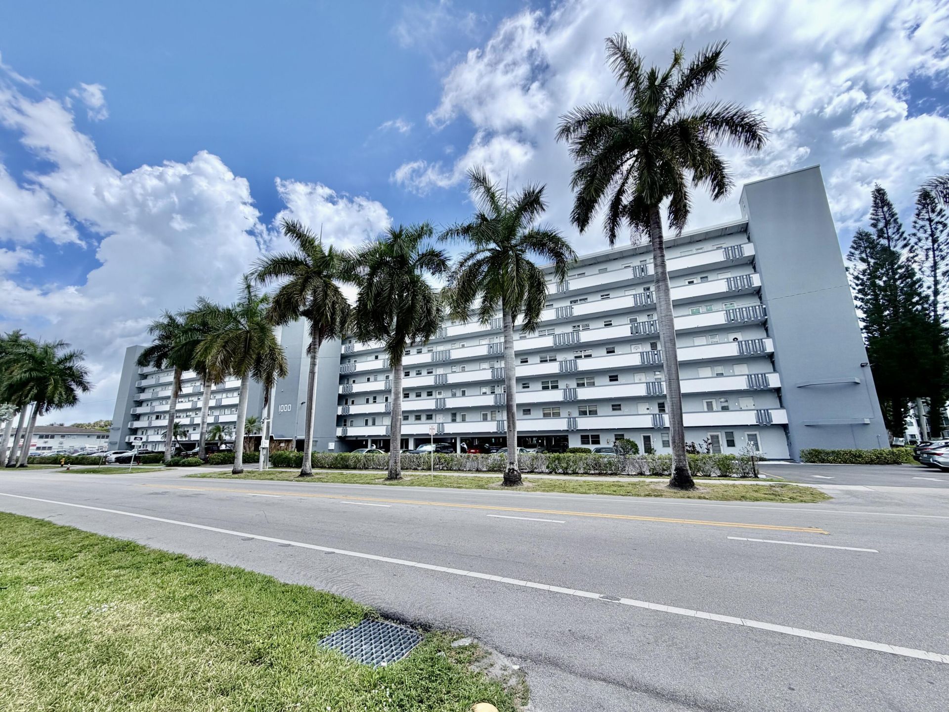 1000 NE 14th Avenue, Unit 503, Hallandale Beach, FL 33009 Photo