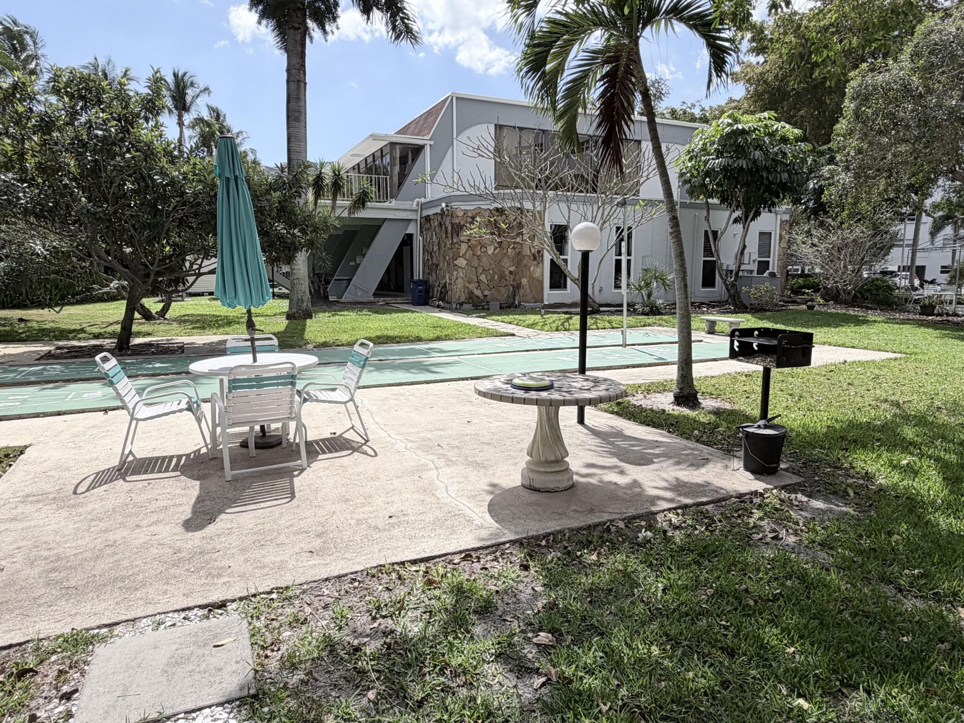 1000 NE 14th Avenue, Unit 503, Hallandale Beach, FL 33009 Photo