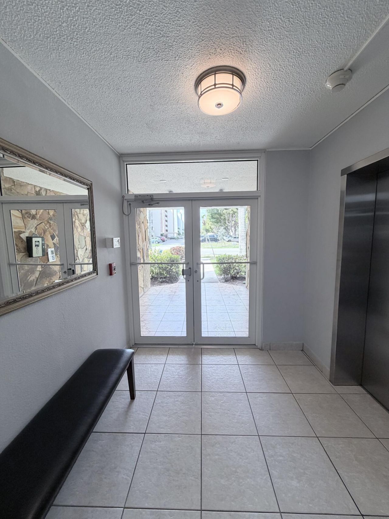 1000 NE 14th Avenue, Unit 503, Hallandale Beach, FL 33009 Photo