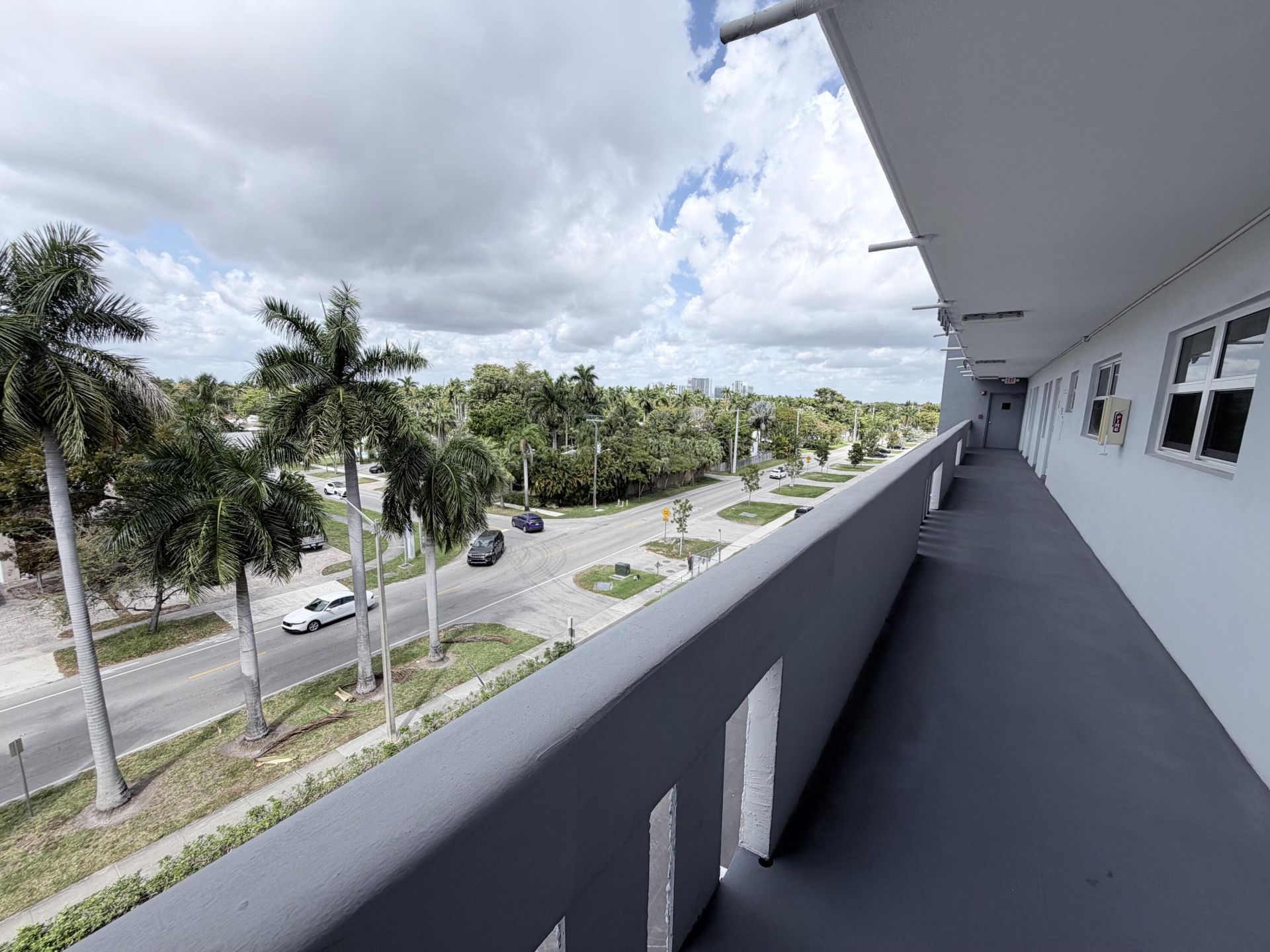 1000 NE 14th Avenue, Unit 503, Hallandale Beach, FL 33009 Photo