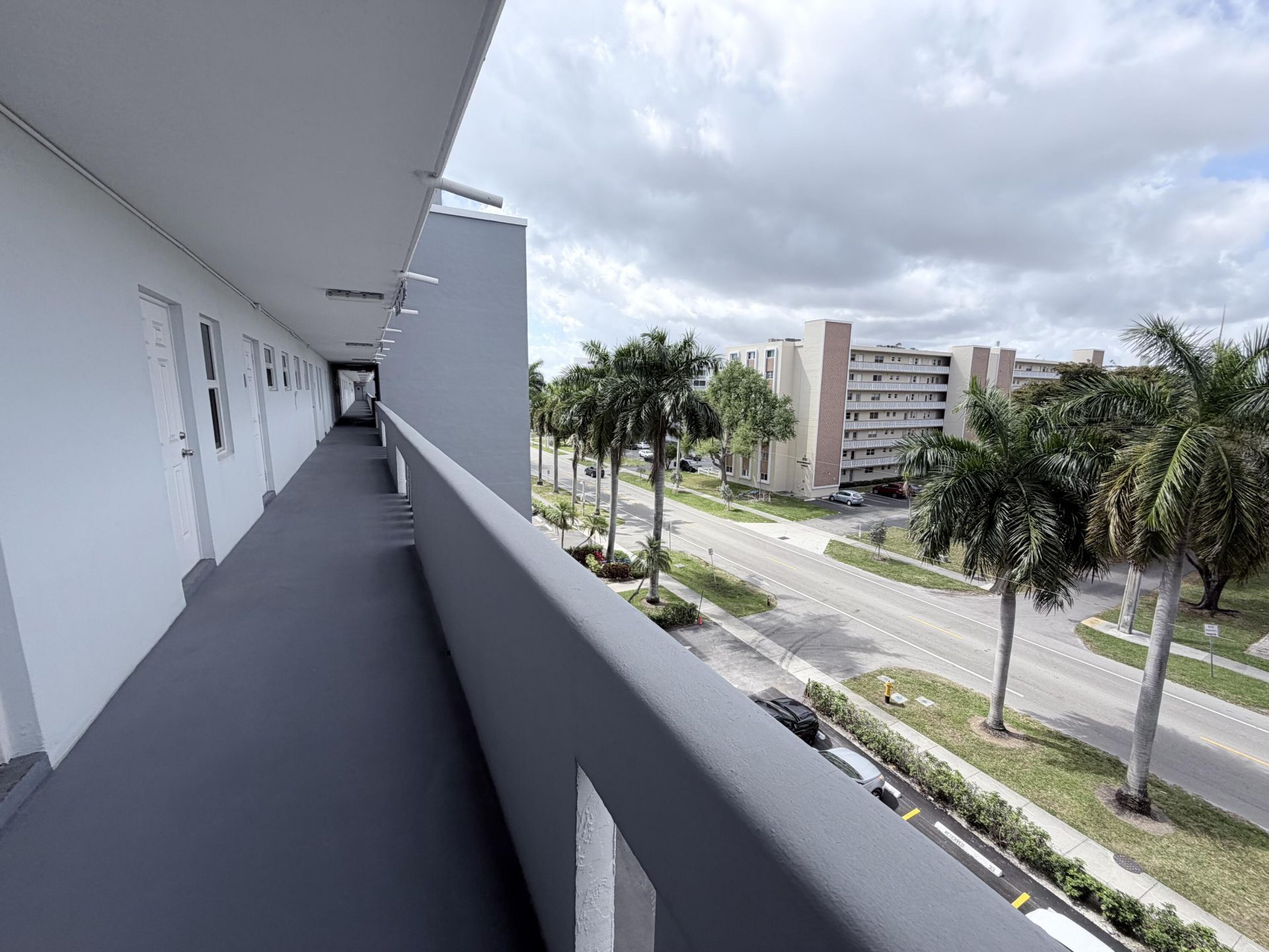 1000 NE 14th Avenue, Unit 503, Hallandale Beach, FL 33009 Photo