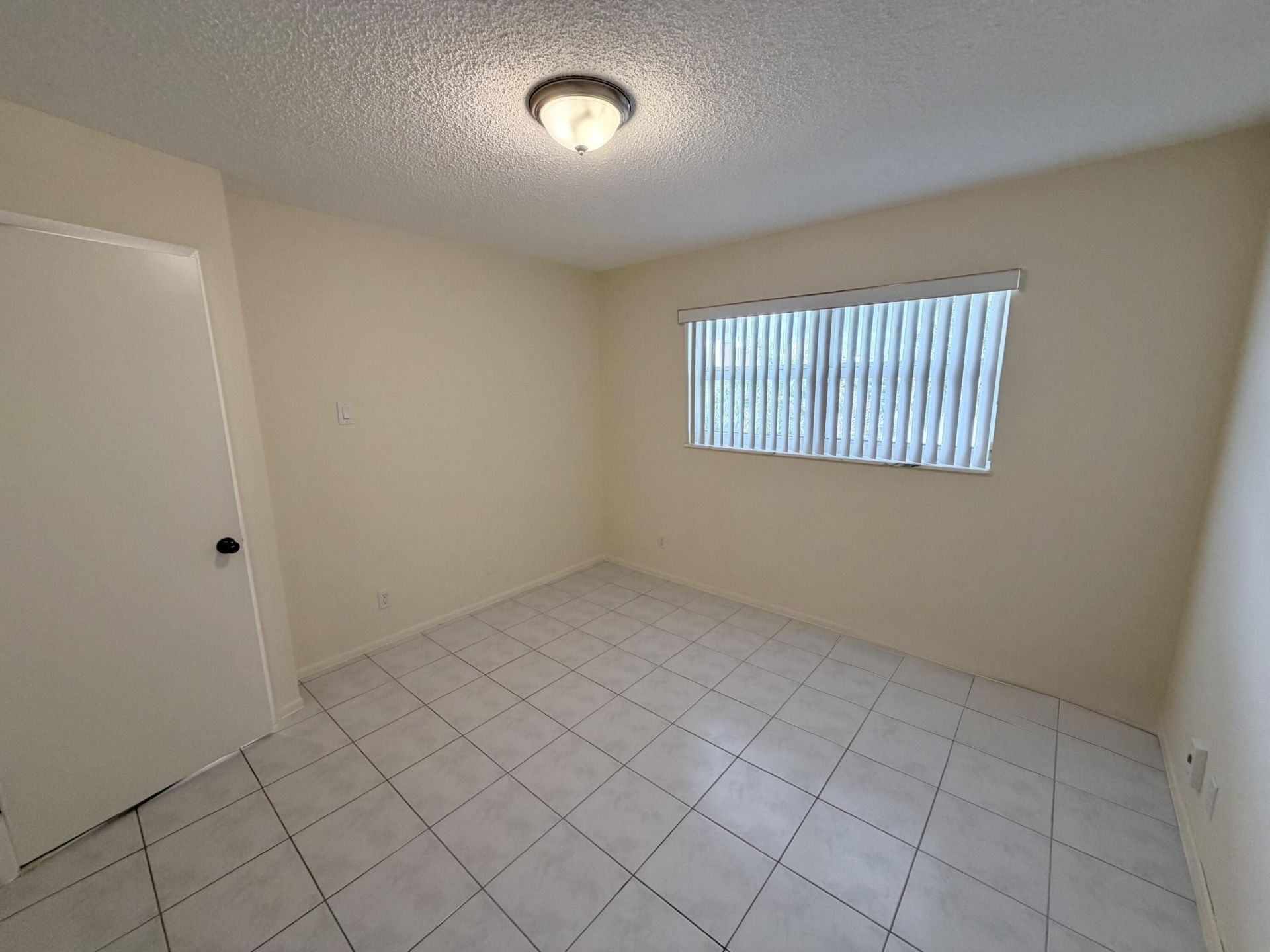 1000 NE 14th Avenue, Unit 503, Hallandale Beach, FL 33009 Photo