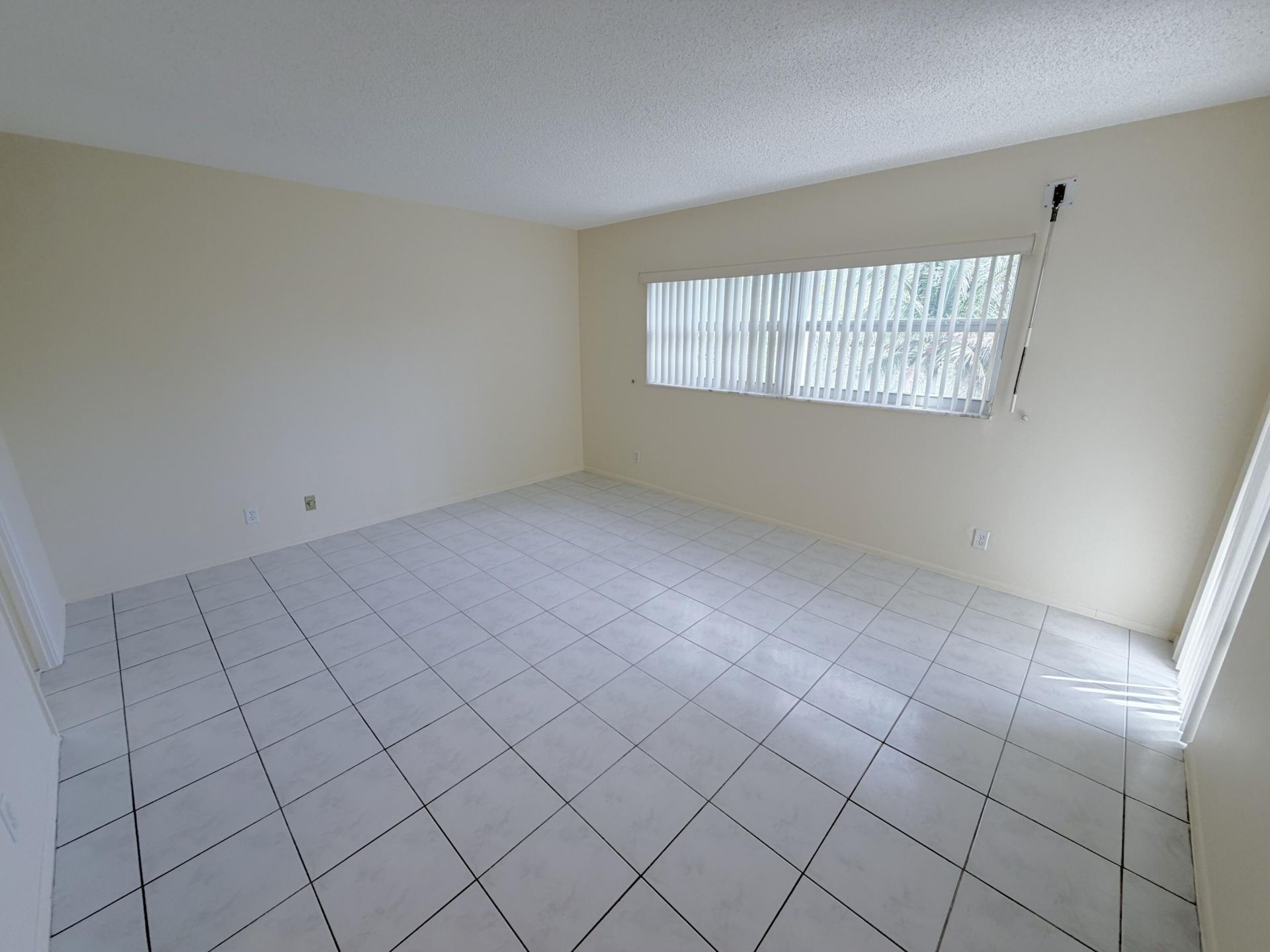 1000 NE 14th Avenue, Unit 503, Hallandale Beach, FL 33009 Photo