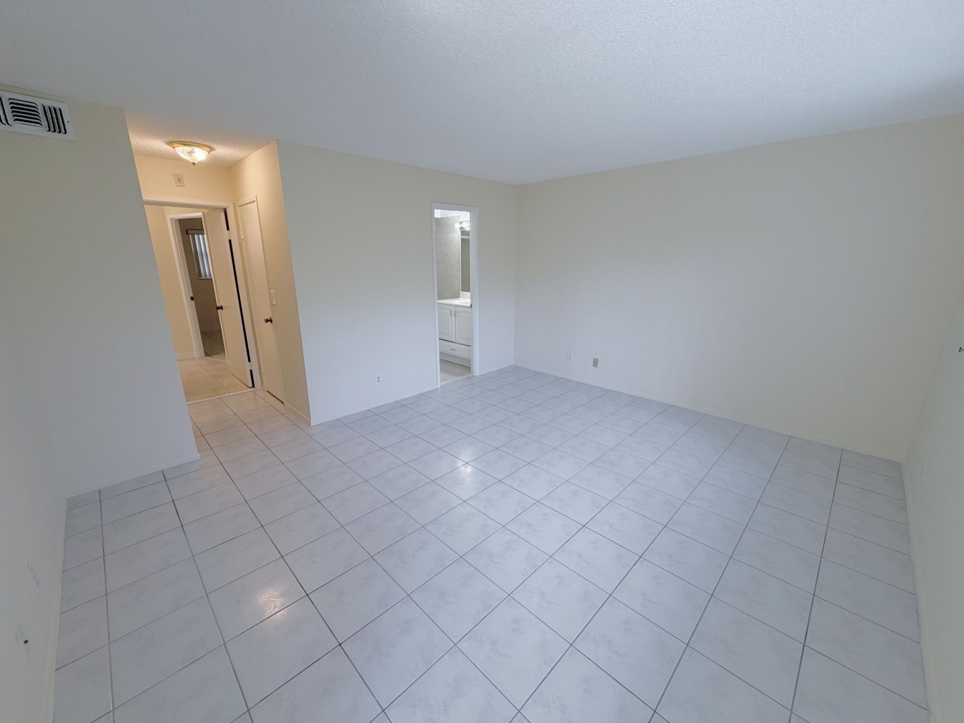 1000 NE 14th Avenue, Unit 503, Hallandale Beach, FL 33009 Photo
