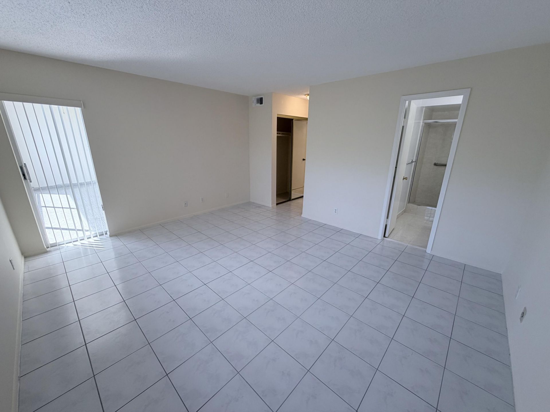 1000 NE 14th Avenue, Unit 503, Hallandale Beach, FL 33009 Photo