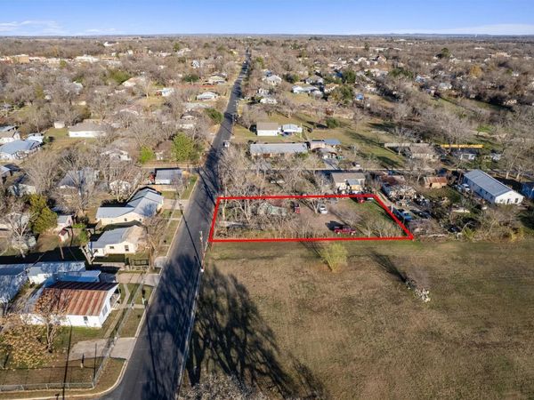 503 W Alamo ST, Elgin, TX 78621