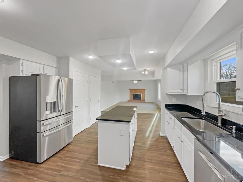 7395 Clarinbridge Court, West Chester, OH 45069 Photo 2