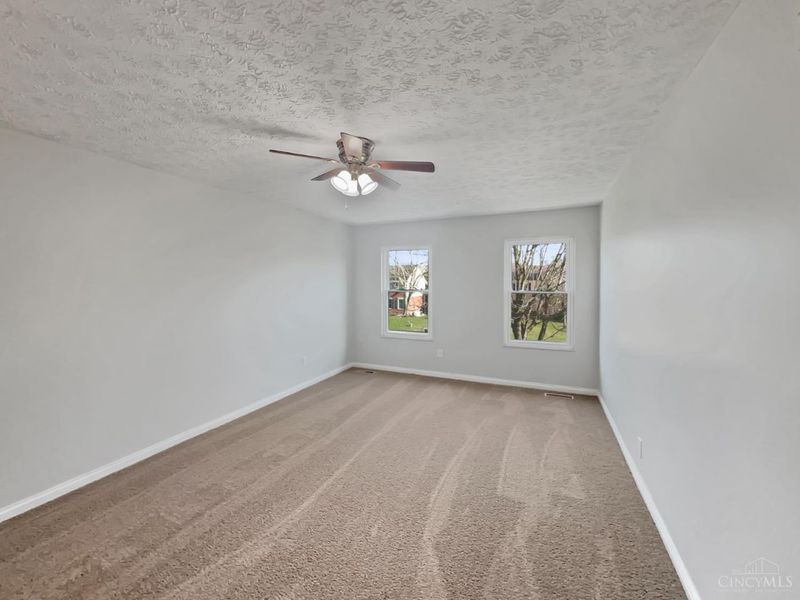 7395 Clarinbridge Court, West Chester, OH 45069 Photo 4