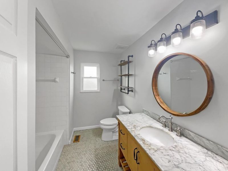 7395 Clarinbridge Court, West Chester, OH 45069 Photo 6