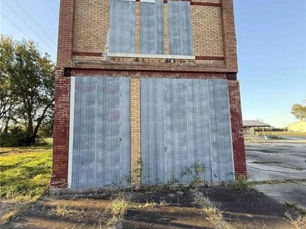 305 McClung Avenue, West Mineral, KS 66782