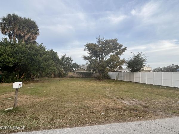 123 Highland Avenue, Holly Hill, FL 32117