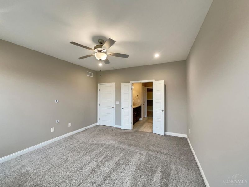 4332 R E Smith Drive, West Chester, OH 45069 Photo 4