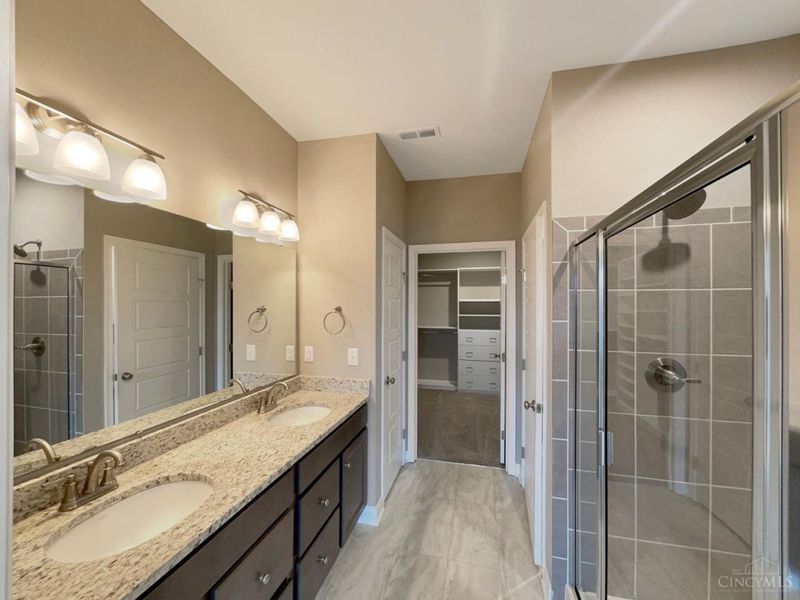 4332 R E Smith Drive, West Chester, OH 45069 Photo 6