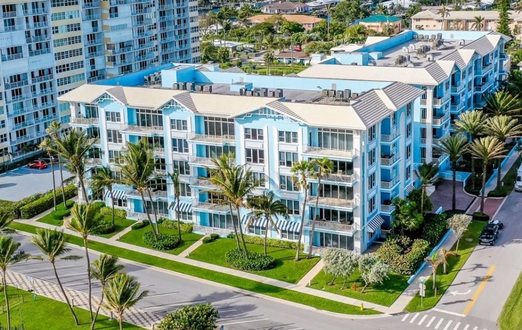 701 SE 21st Avenue, Unit 304, Deerfield Beach, FL 33441 Photo