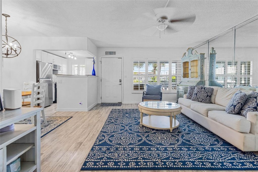 490 SE 19th Ave, Unit 203, Pompano Beach, FL 33060 Photo