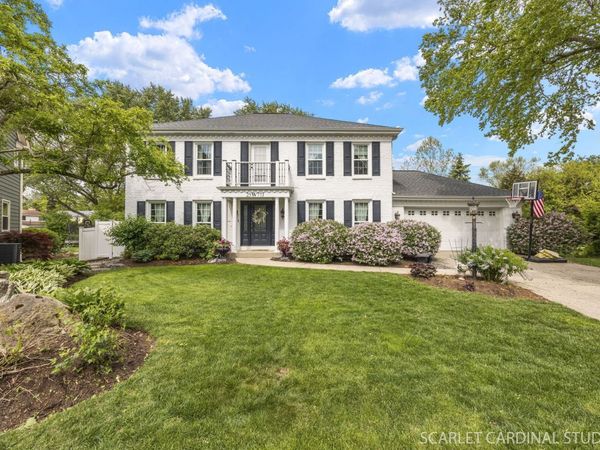 25W773 Sunnyridge Court, Wheaton, IL 60189