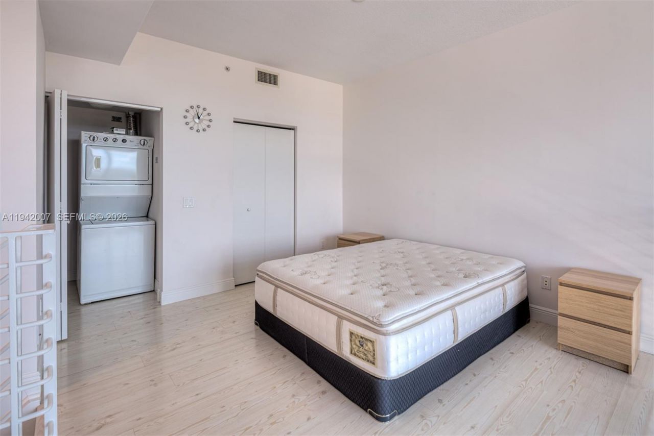 60 SW 13th St, Unit 4211, Miami, FL 33130 Photo