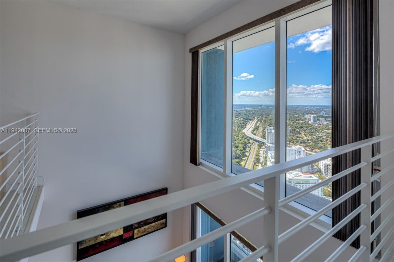 60 SW 13th St, Unit 4211, Miami, FL 33130 Photo